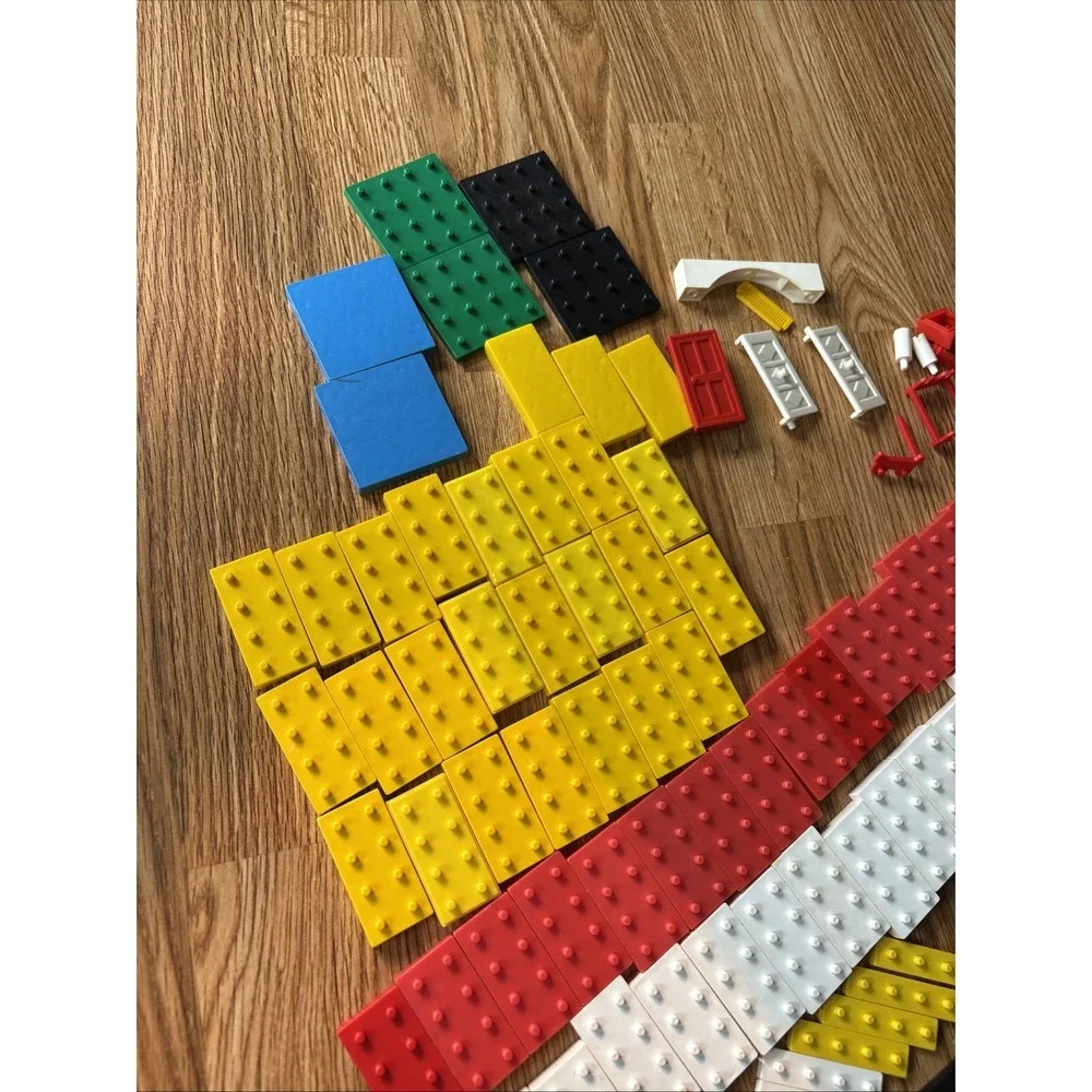 Vintage Playskool 1976 American Bricks Building Bricks 835 Over 300 Pieces